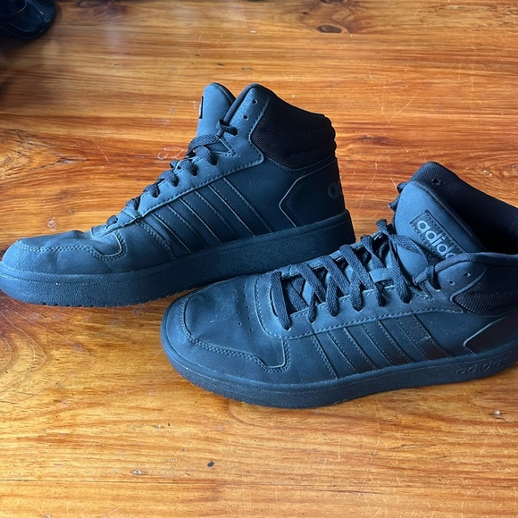 Adidas Mid cut Basketball shoes - Picture 1 of 4